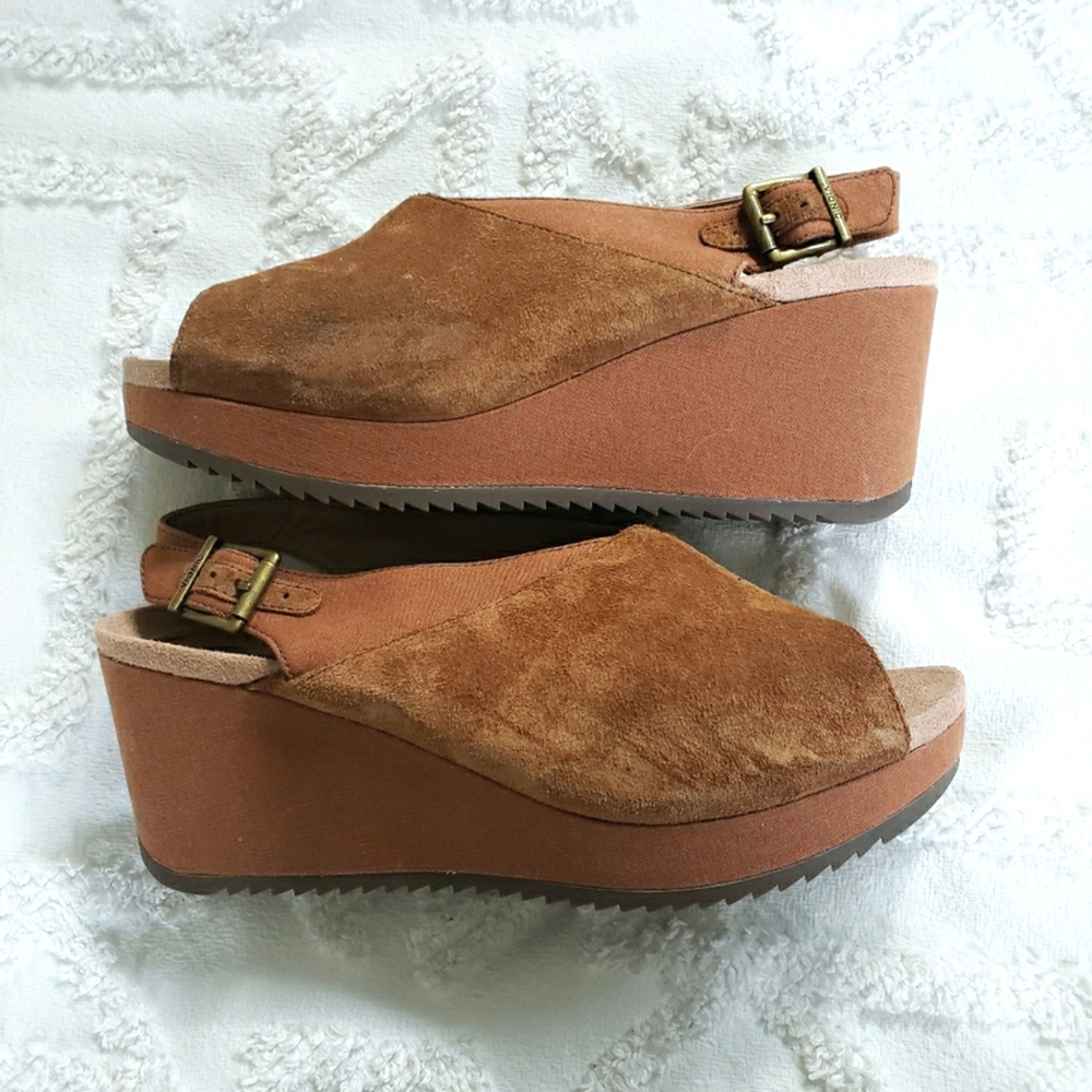 Vionic Camel Platform Wedges - image 1